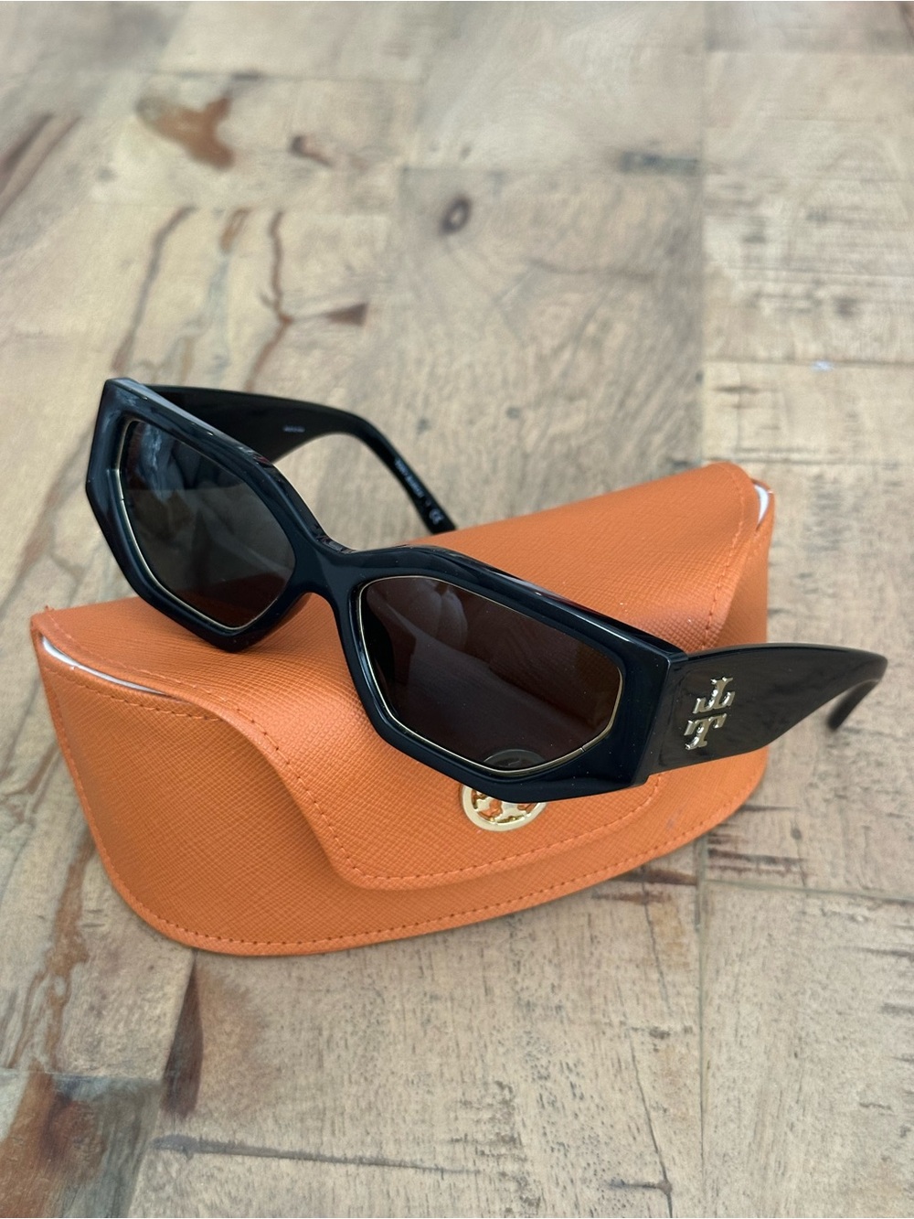 Tory Burch Black Rectangular Sunglasses with Gold Logo